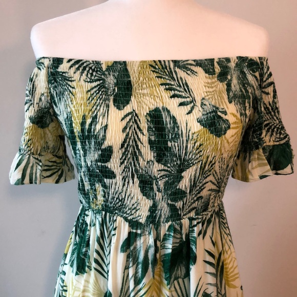 Off the shoulder dress - Picture 2 of 3